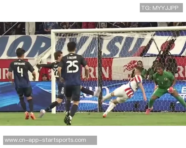 日本队迅速追平比分小川航基远射助攻巴拉圭门将失误入网 日本队迅速追平比分小川航基远射助攻巴拉圭门将失误入网