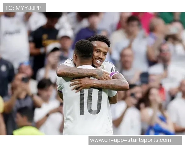 米利唐与姆巴佩亲密合影分享兄弟情深瞬间引发球迷热议 米利唐与姆巴佩亲密合影分享兄弟情深瞬间引发球迷热议