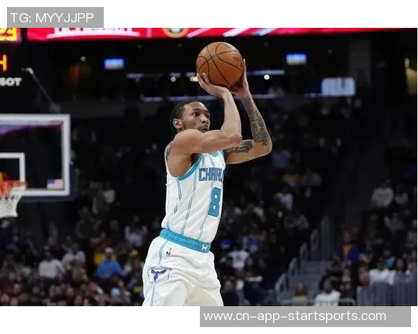 湖人训练营亮点频现替补阵容超越主力范德比尔特健康回归助力球队