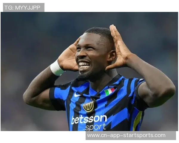 图拉姆因大腿伤缺席一个月后周四重返训练场状态回暖 图拉姆因大腿伤缺席一个月后周四重返训练场状态回暖