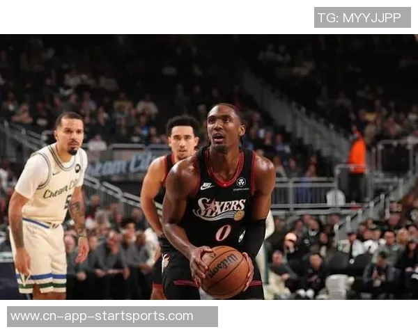 马克西表现起伏不定12投5中三分球失准14分4板4助伴随5次失误 马克西表现起伏不定12投5中三分球失准14分4板4助伴随5次失误