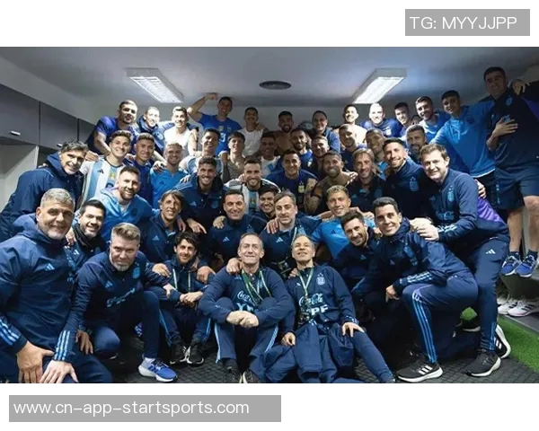 德保罗与梅西亲密合影庆祝晋级期待更辉煌的未来